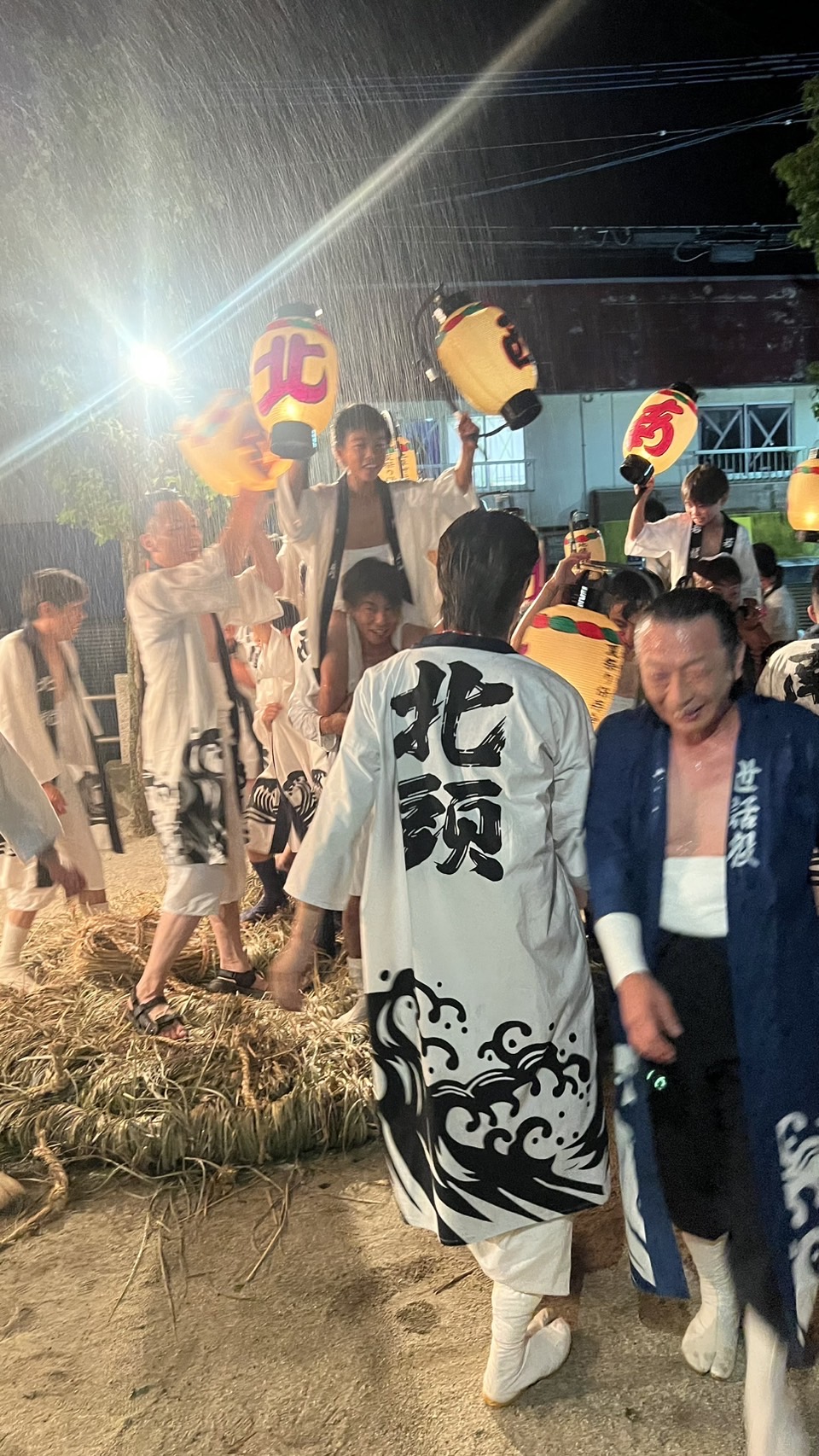 額に光る汗と真剣な眼差し