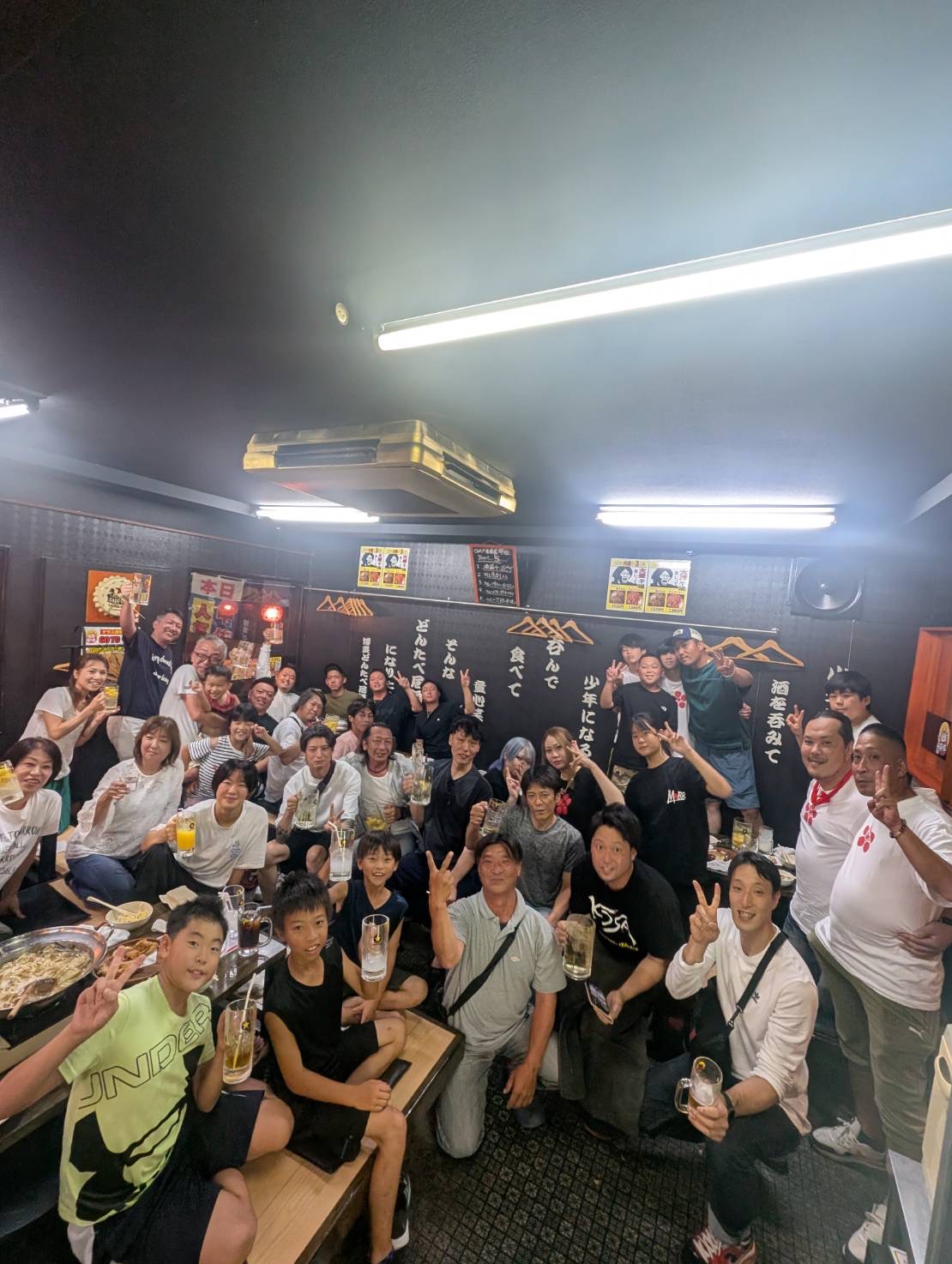 最後の打ち上げで集合写真