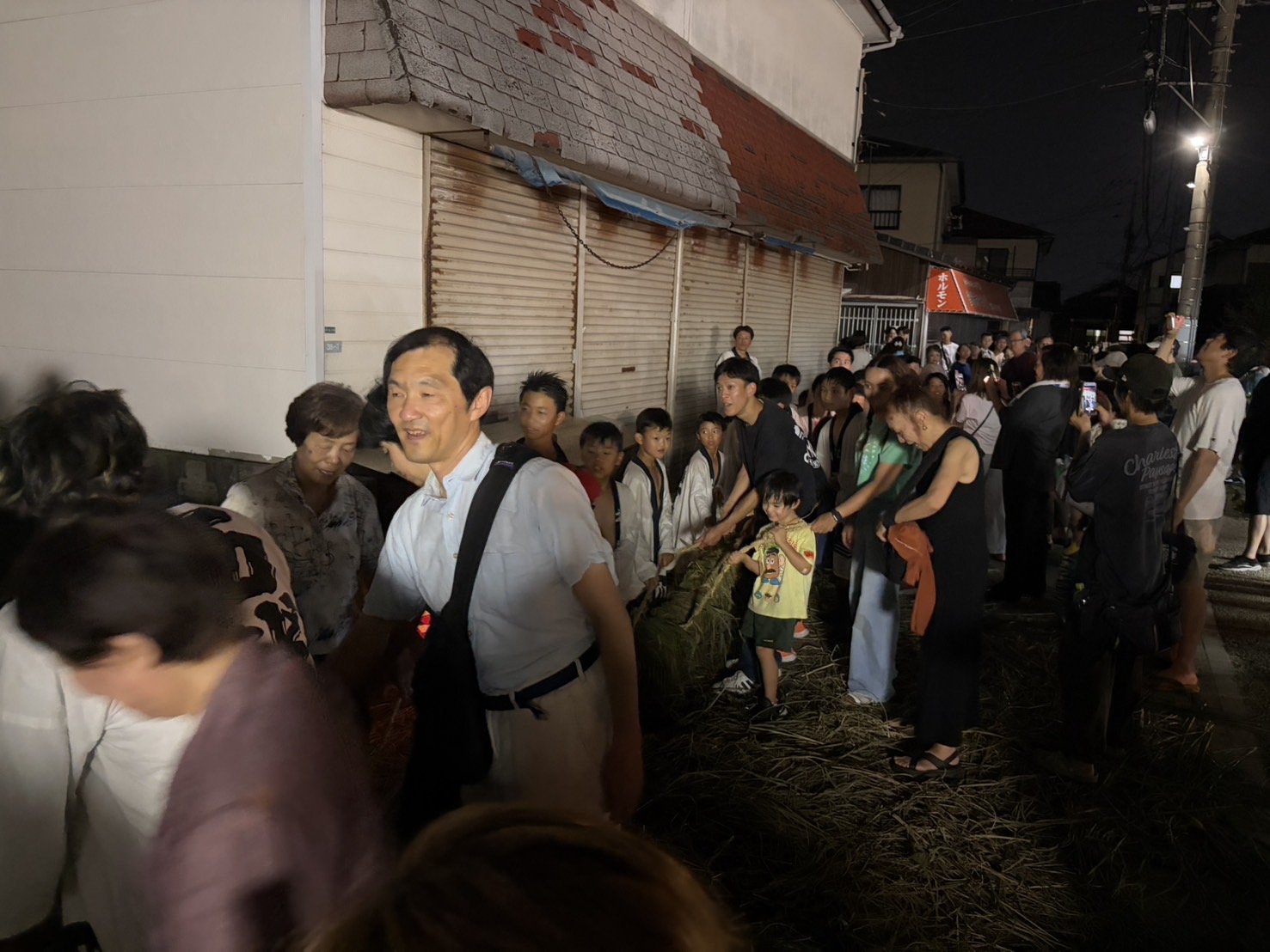 青年部による盆綱の綱引き