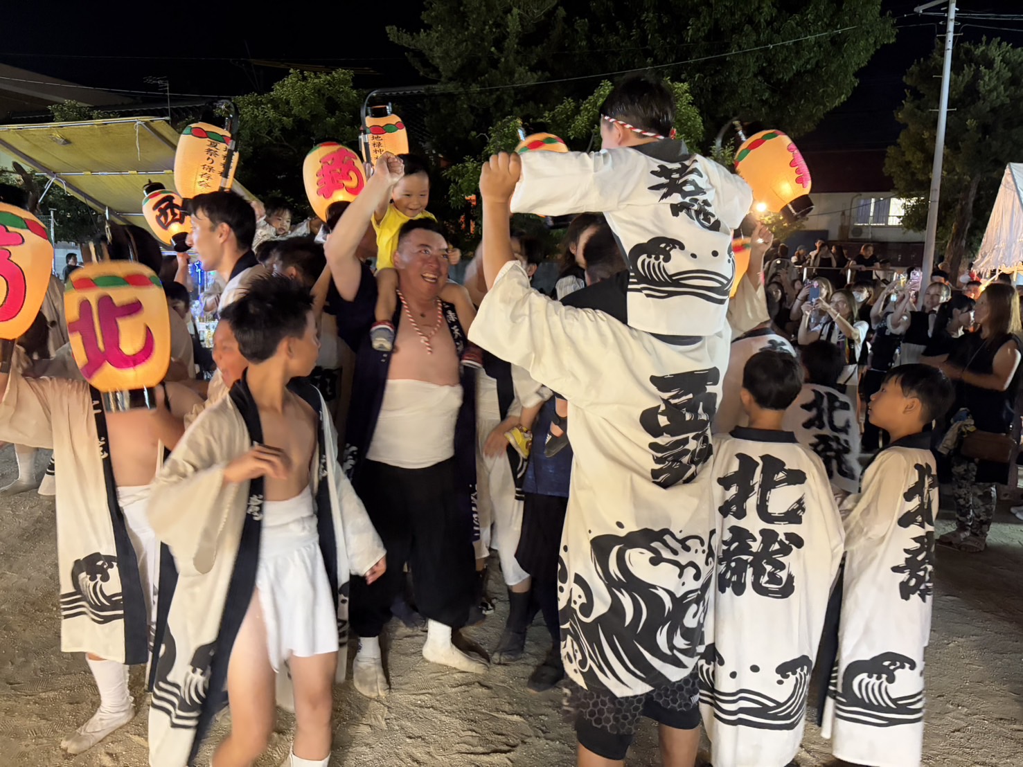 地域の方も参加する綱引き