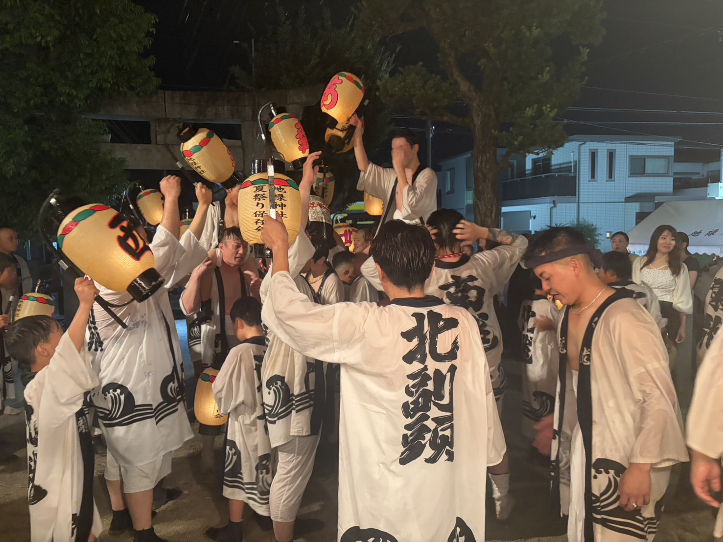 盆押しでつながる人々