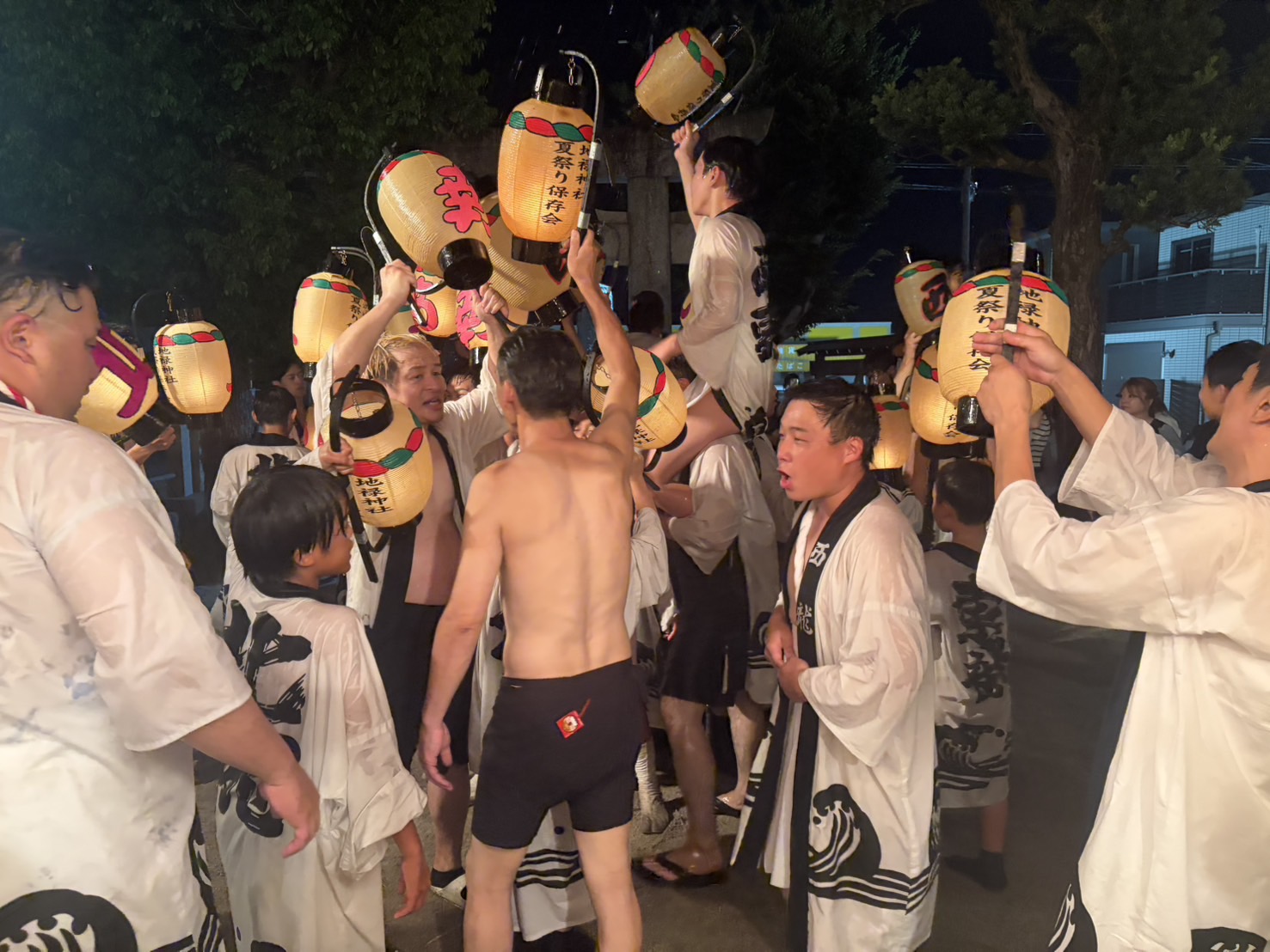 地域の皆様が参加する盆押し